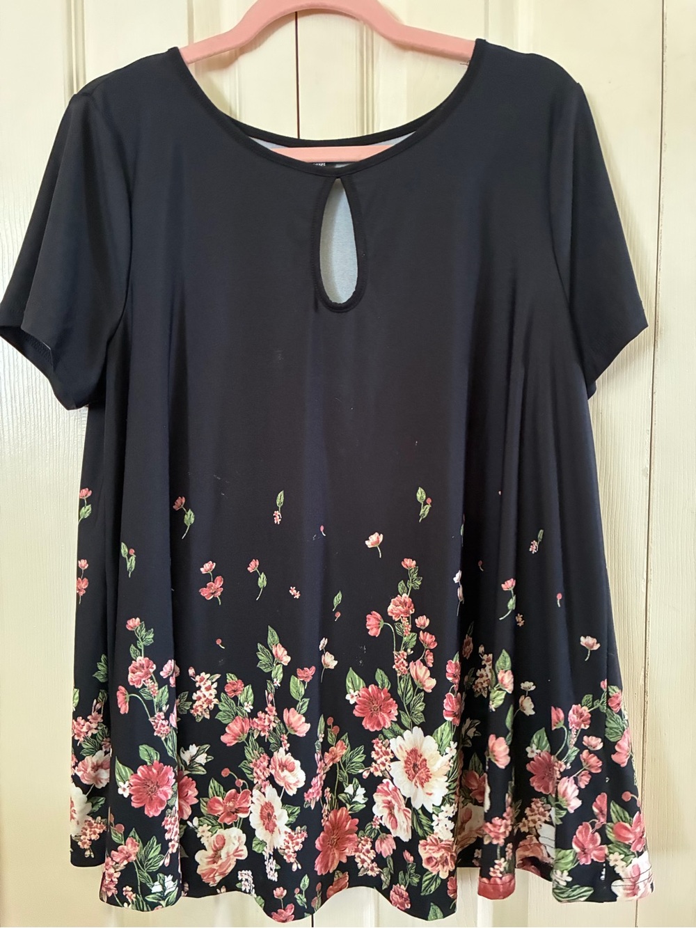 Black Floral Keyhole Swing Tunic